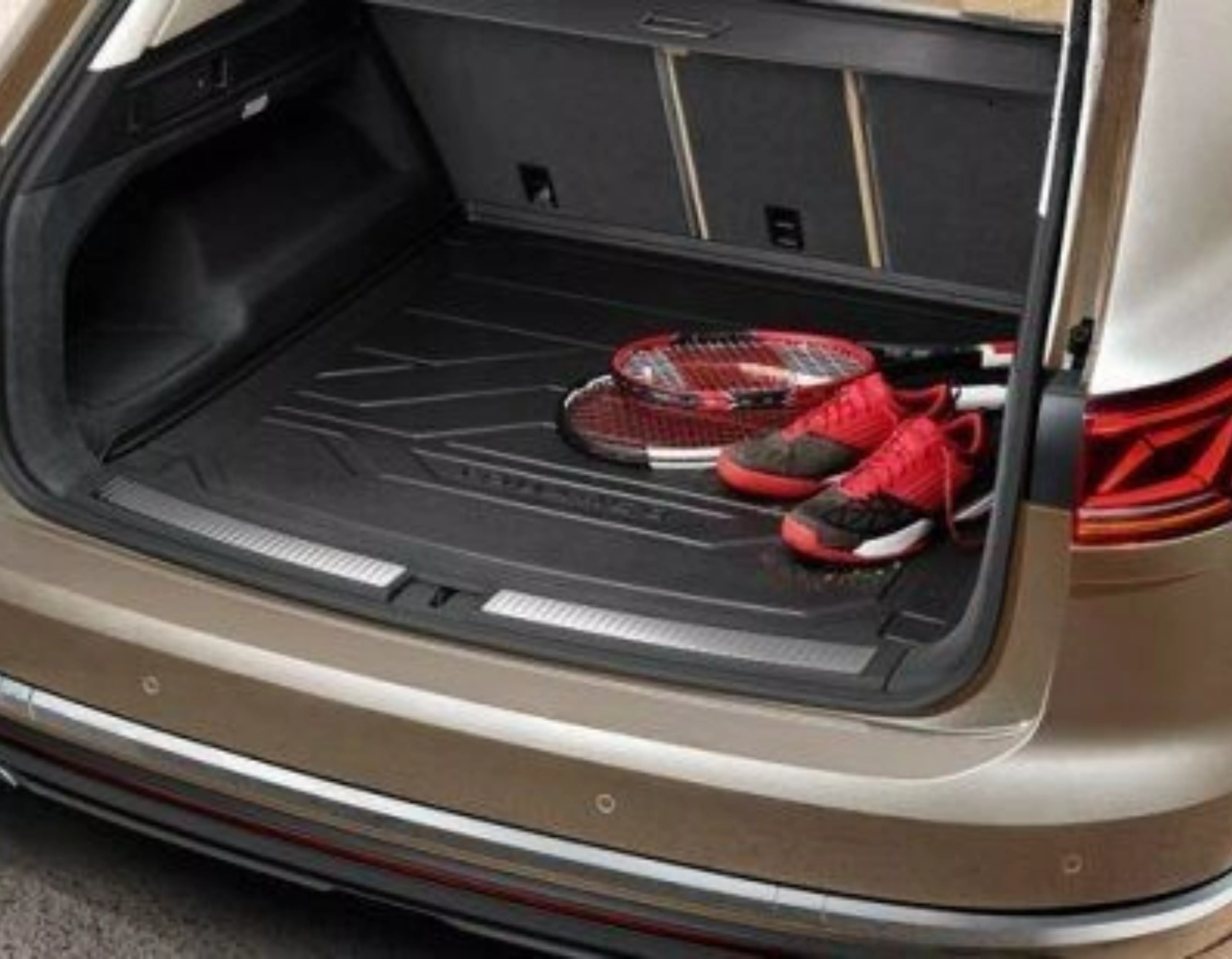 Ebener Ladeboden (Gepäckraumschale) für VW Touareg