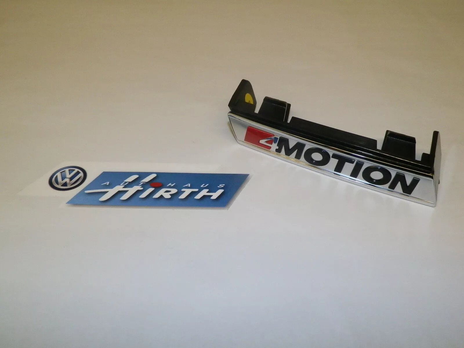 4Motion Schriftzug Zeichen Kühlergrill Original VW Passat 3G B8 3G0853948C NEU