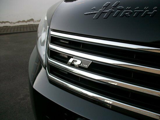 R-Line Schriftzug Logo Frontgrill Original Volkswagen VW Passat B7 3AA853948 NEU